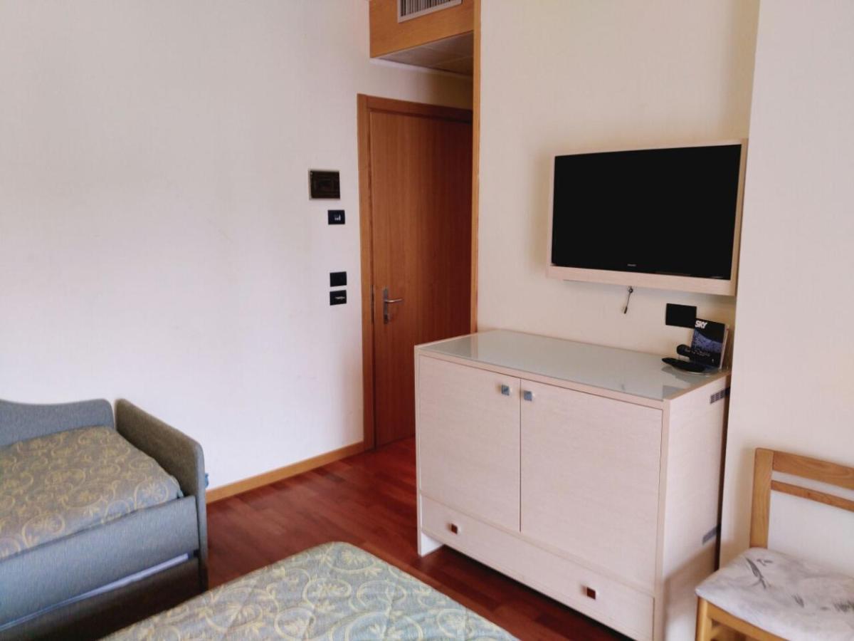 Hotel Columbus Lignano Sabbiadoro Buitenkant foto