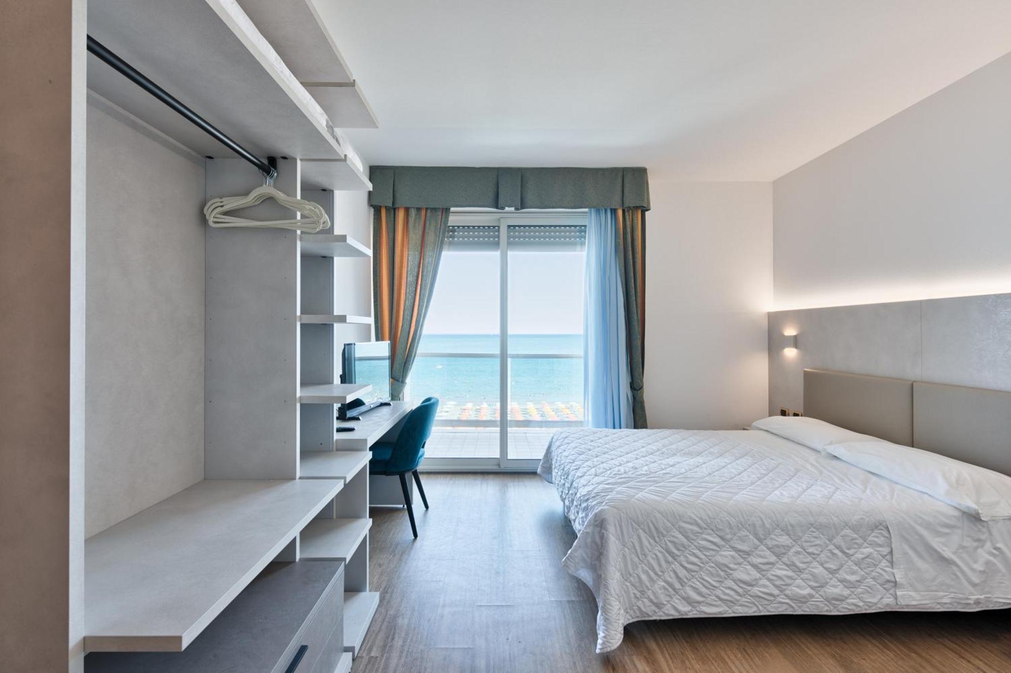 Hotel Columbus Lignano Sabbiadoro Buitenkant foto