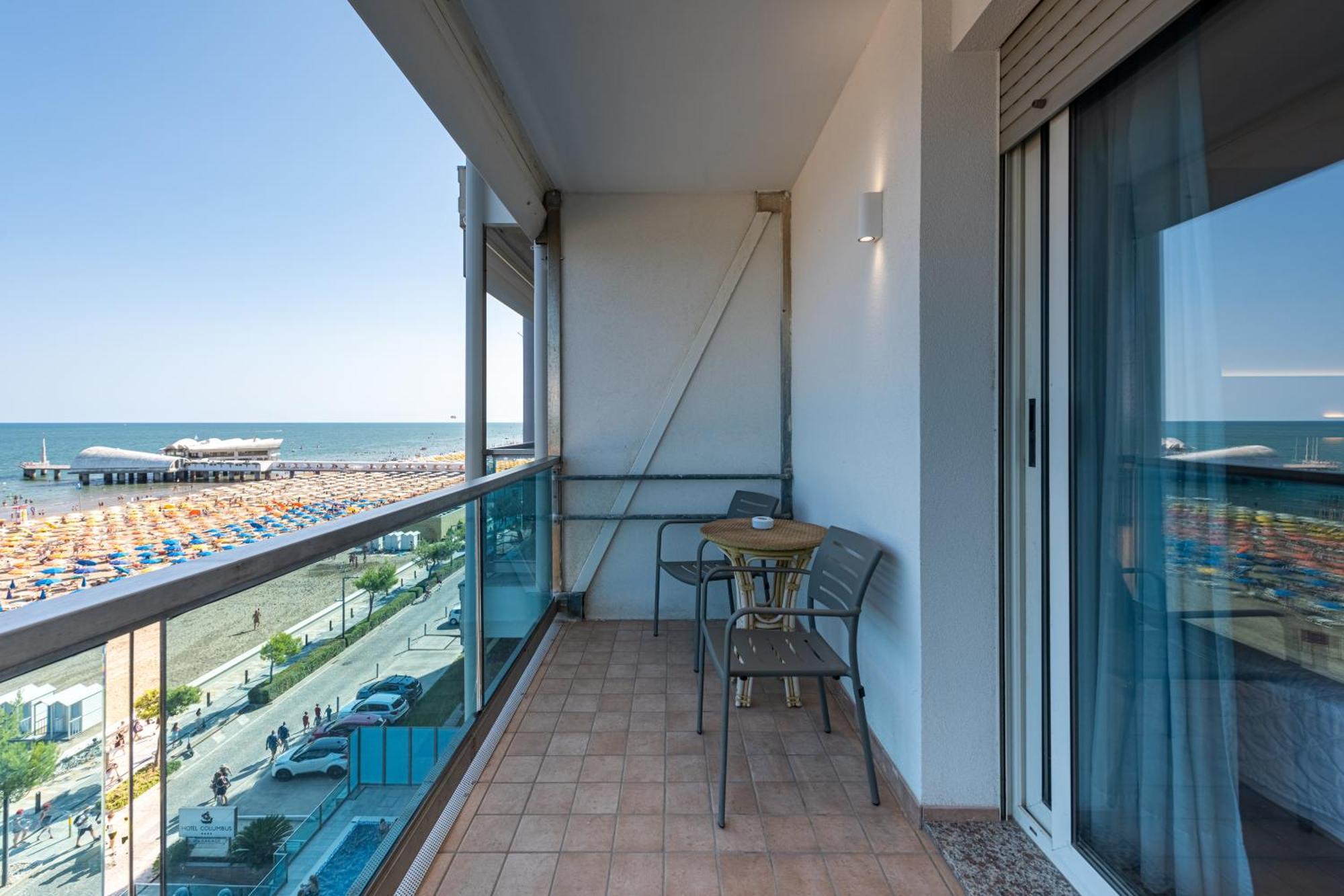 Hotel Columbus Lignano Sabbiadoro Buitenkant foto