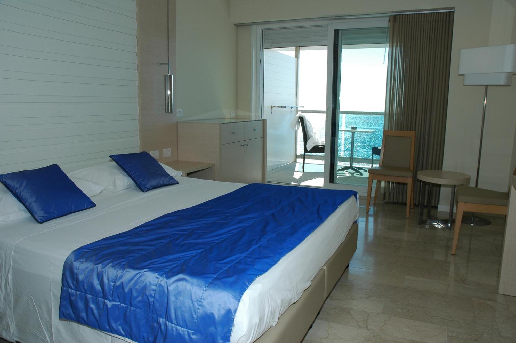 Hotel Columbus Lignano Sabbiadoro Buitenkant foto