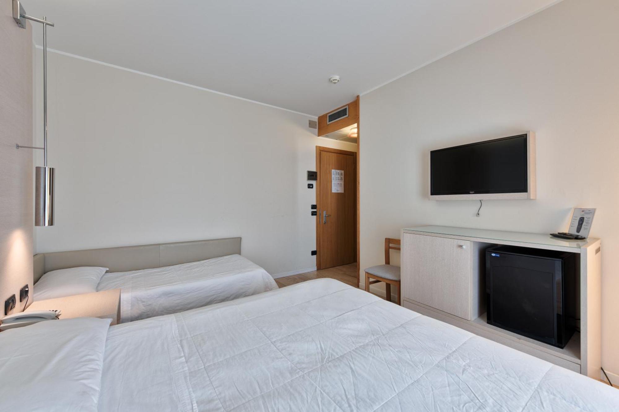 Hotel Columbus Lignano Sabbiadoro Buitenkant foto