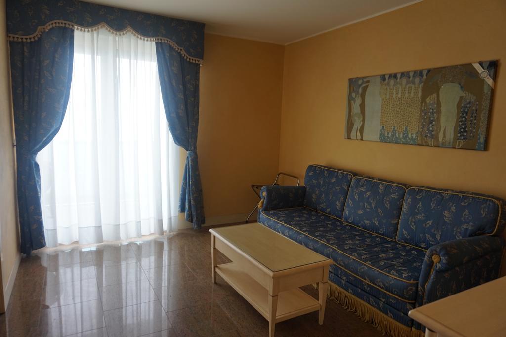 Hotel Columbus Lignano Sabbiadoro Buitenkant foto