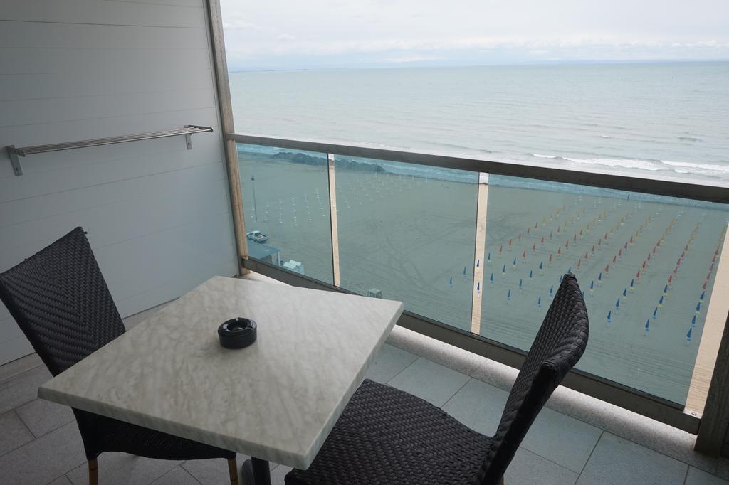 Hotel Columbus Lignano Sabbiadoro Buitenkant foto