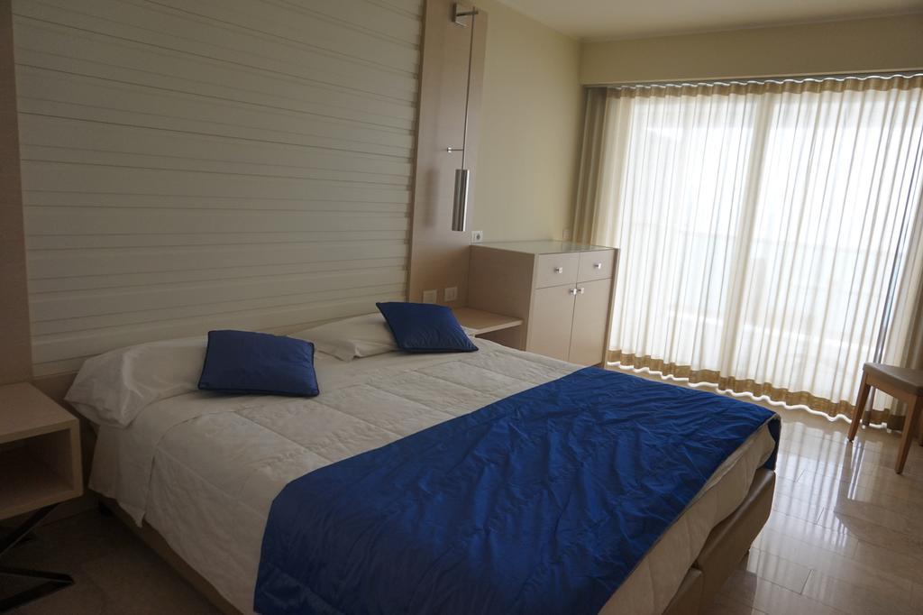 Hotel Columbus Lignano Sabbiadoro Buitenkant foto