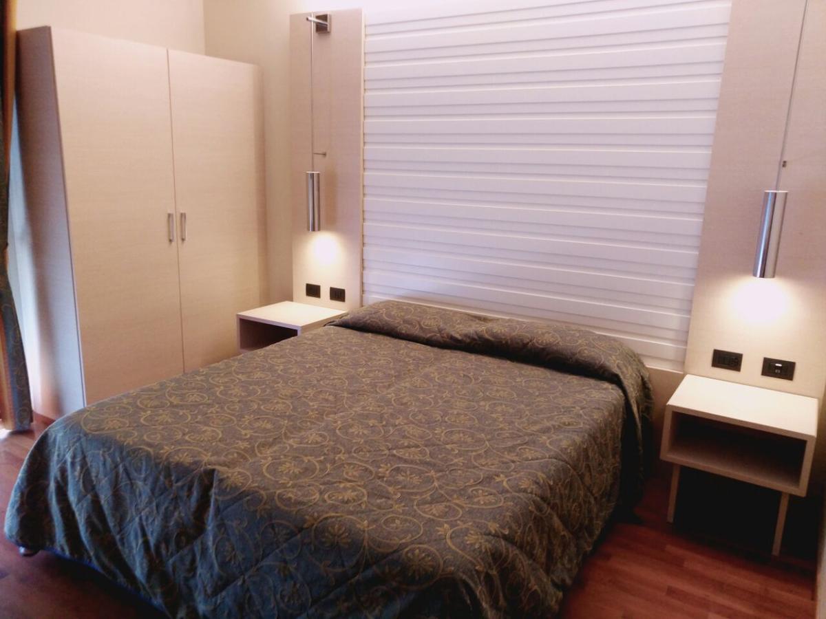 Hotel Columbus Lignano Sabbiadoro Buitenkant foto